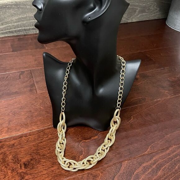 Large Chunky Rope Gold Tone Linked Chain Statement Necklace - Picture 1 of 10